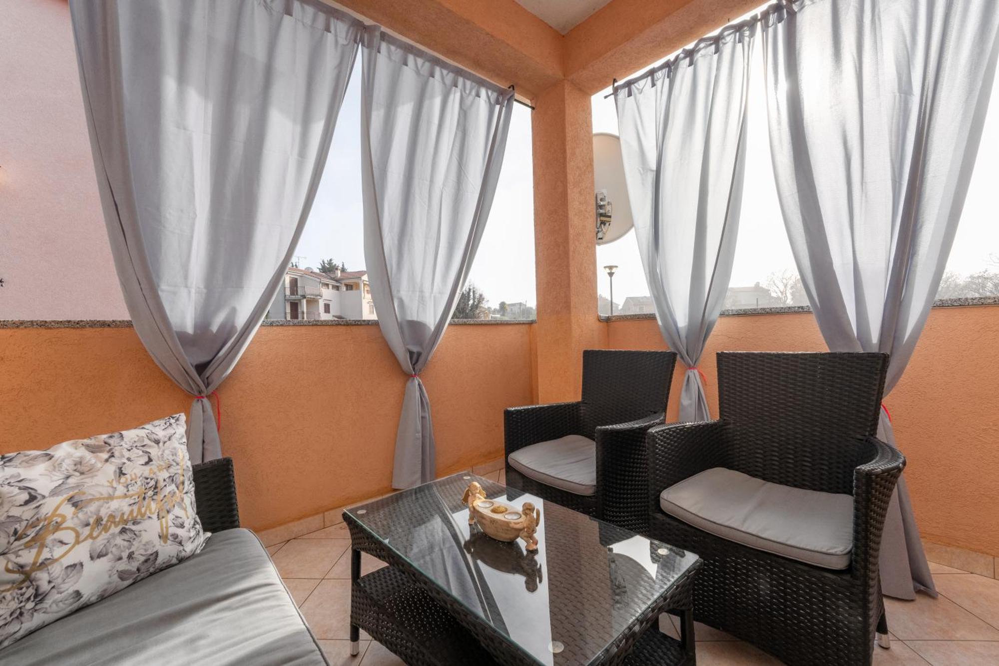 Apartment Morena Poreč Exteriör bild